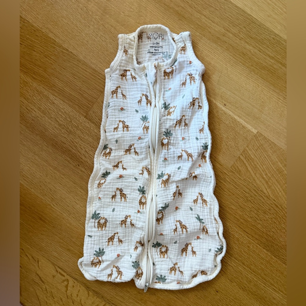 Baby Mori - White Giraffe Print Baby Sleep Sack